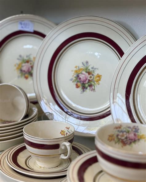 Helping Hands Op Shops & Community Pantries (@hhmission).